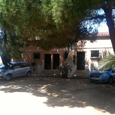 아파트호텔 Les Bell'ombres 3*