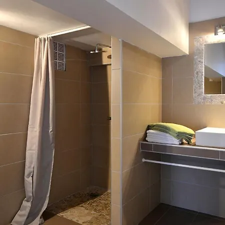 아파트호텔 Les Bell'ombres 3*