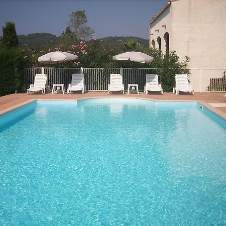 아파트호텔 Les Bell'ombres 3*